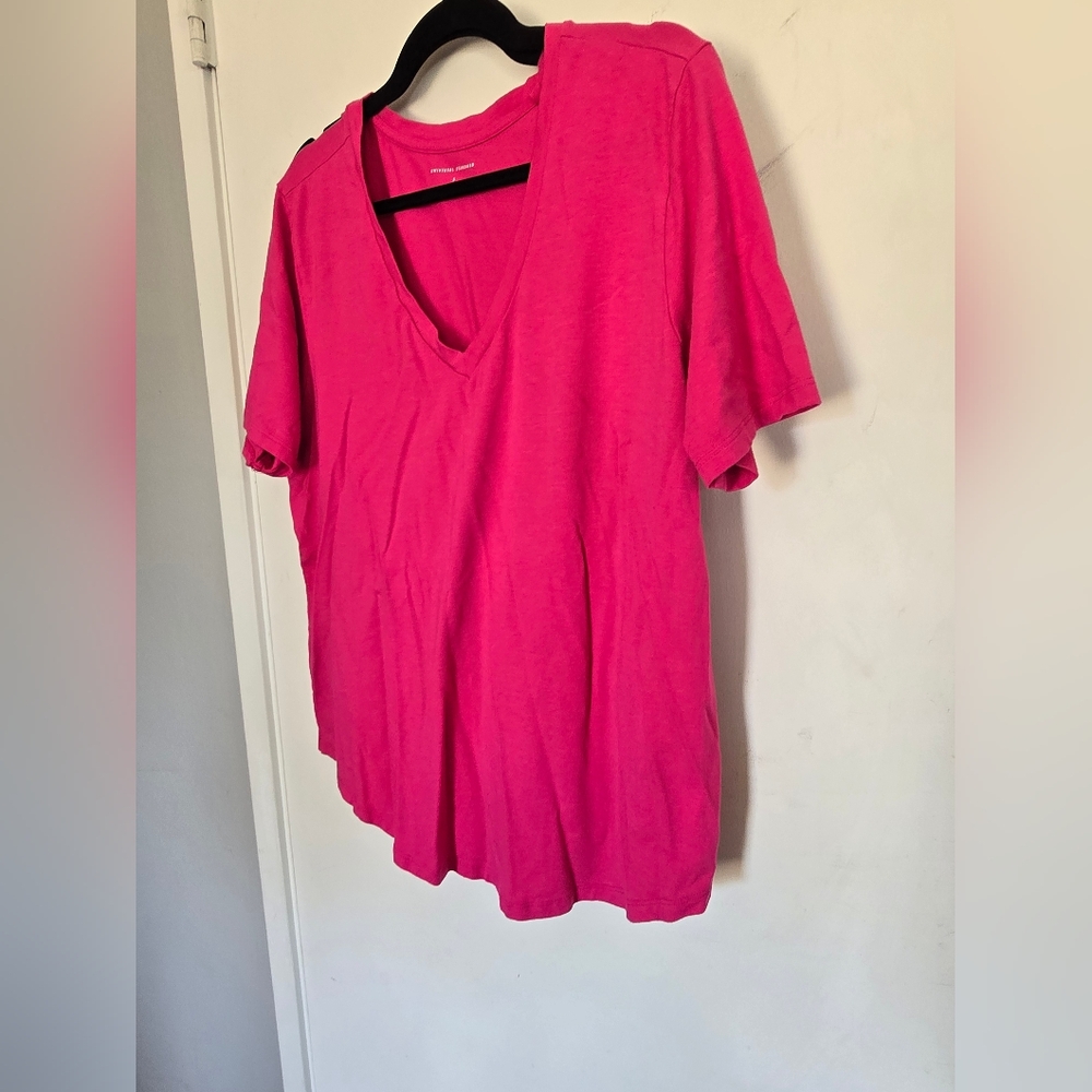 Hot Pink V-Neck Universal Standard T-Shirt Size Small 14-16